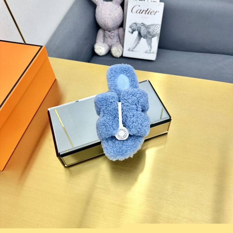 H**mes slippers